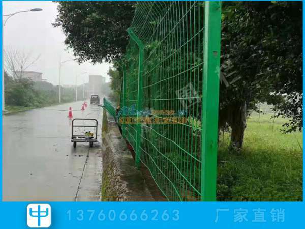 惠州隔离栅报价 绿化带隔离网围栏 钢板网护栏网图片
